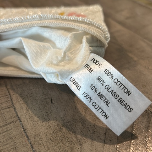 White Sead Beaded Purse “Choose Happy" Pom Pom Accent Pastel Lettering Coquettes - Picture 4 of 8